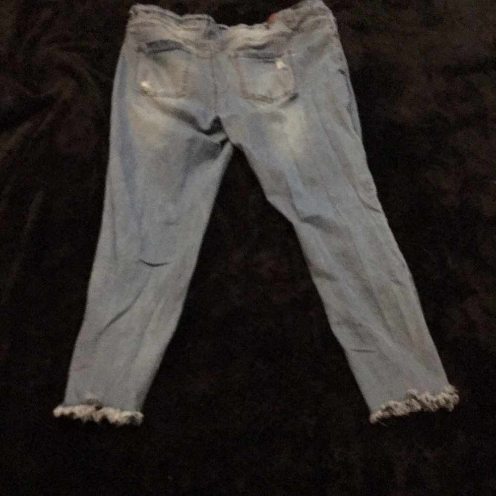 Distressed jeans - Picture 4 of 4